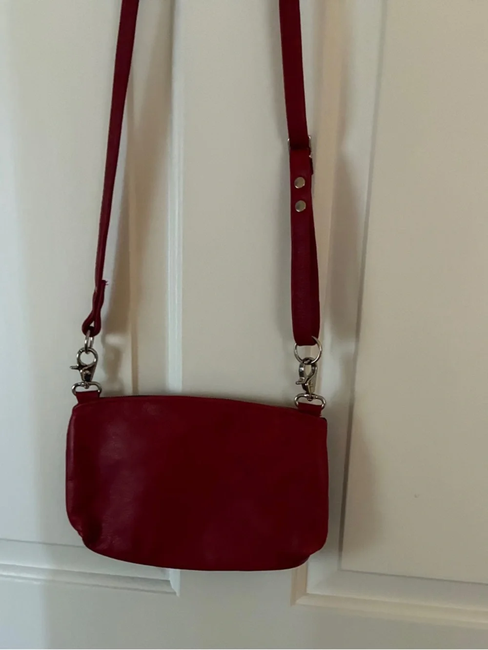 Bellum‎ Leather Red Crossbody Bag